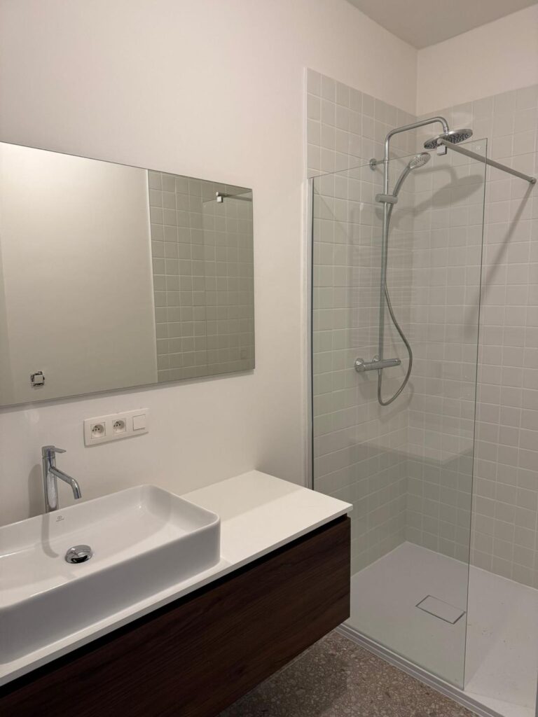 WhatsApp Image 2025-11-30 at 22.00.46 (2)